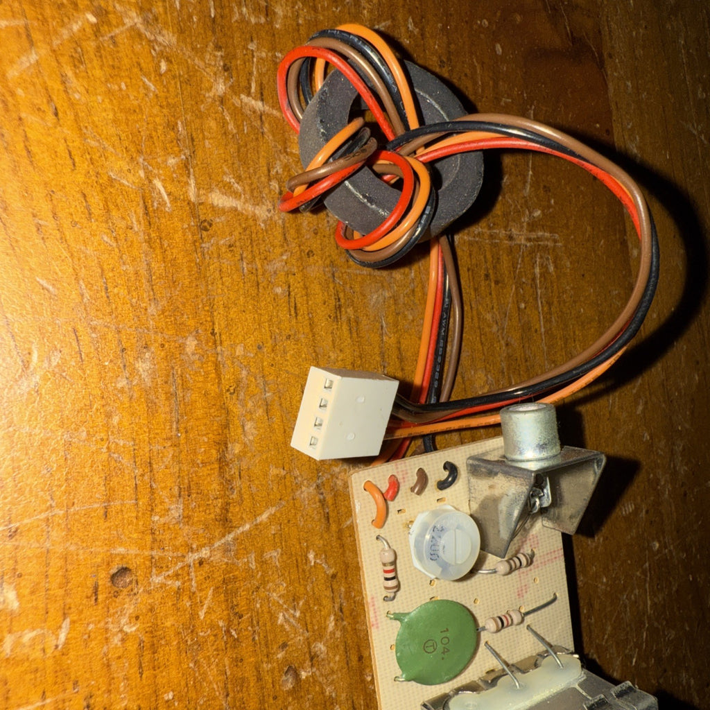 🍏 Apple II/+ Sup 'R' Mod II, Ch 3 UHF TV RF Modulator M&R Enterprises (works)