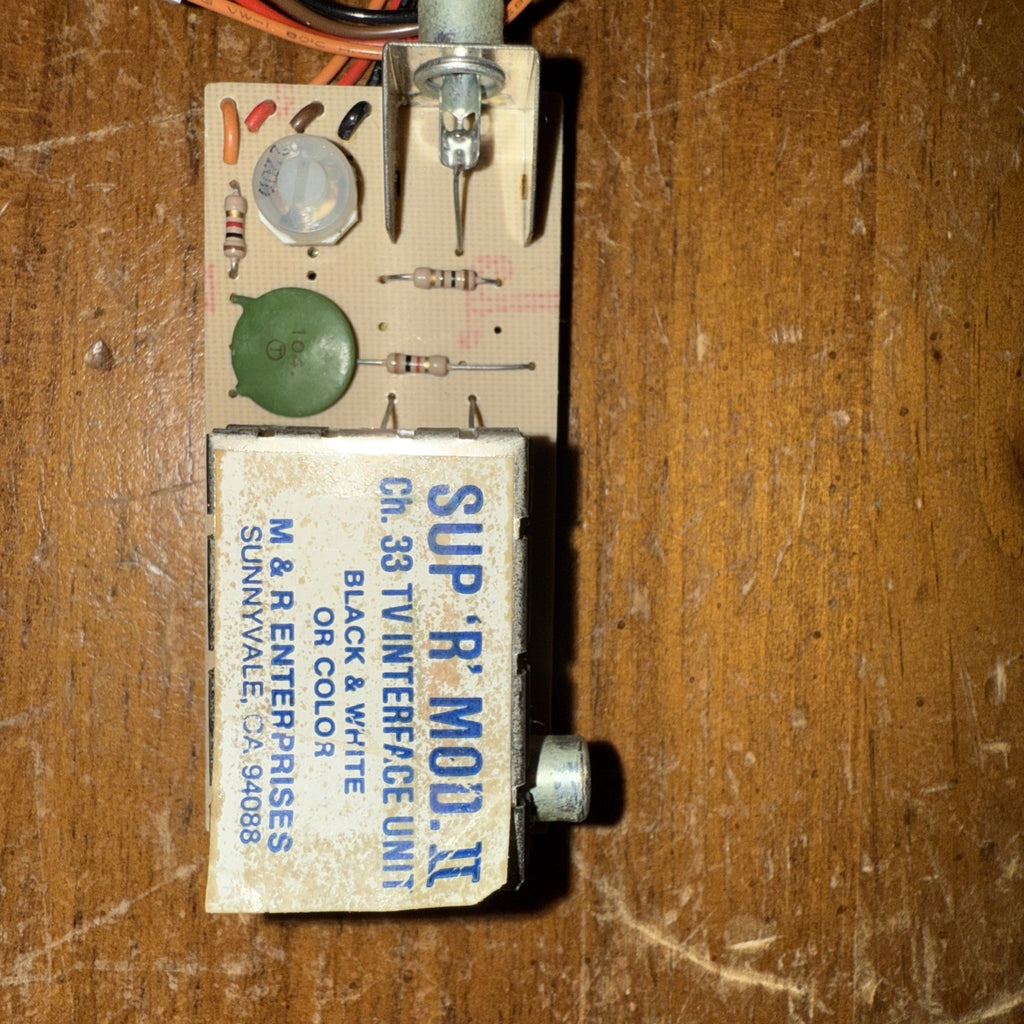 🍏 Apple II/+ Sup 'R' Mod II, Ch 3 UHF TV RF Modulator M&R Enterprises (works)
