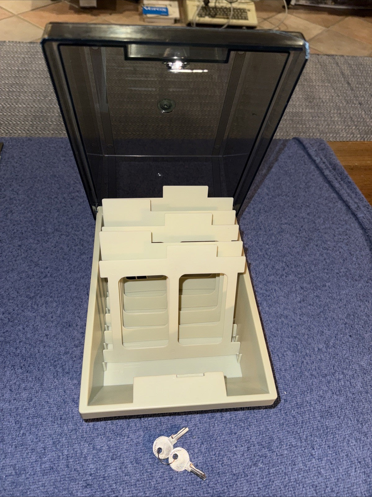 🍏 Apple Vintage  Floppy  Disk Holder  YA-50L 50 Disk w/ 10 Disks!