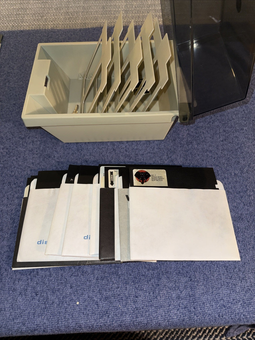 🍏 Apple Vintage  Floppy  Disk Holder  YA-50L 50 Disk w/ 10 Disks!