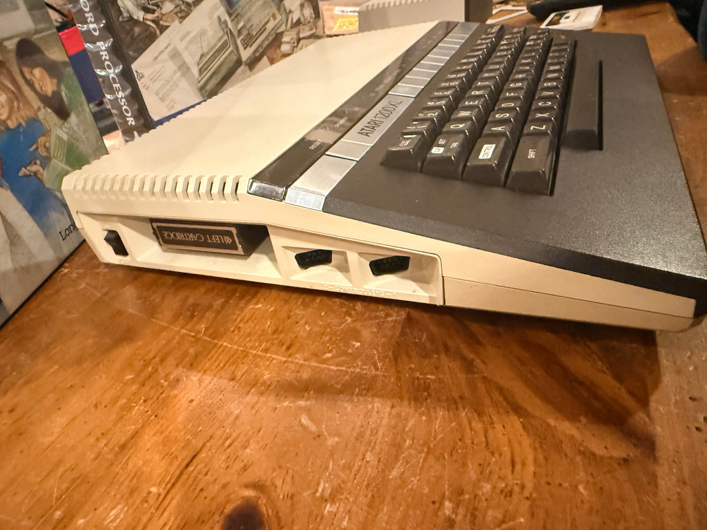 Atari 1200XL w Software and Power