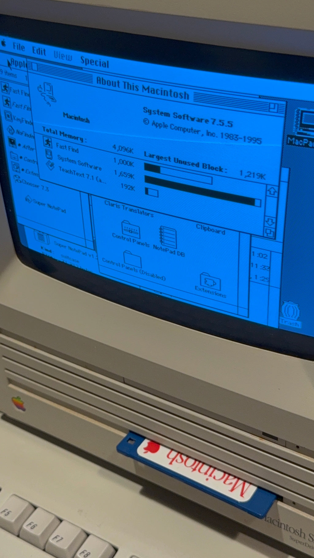 Apple Macintosh SE SuperDrive 4MB RAM BlueSCSI Mac OS 7.5.5| M5011 | Working