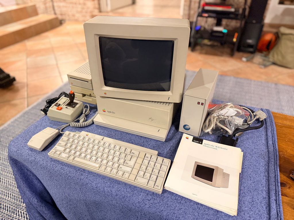 Apple IIGS ROM 1 “Woz Edition” — Fully Loaded, Pristine System