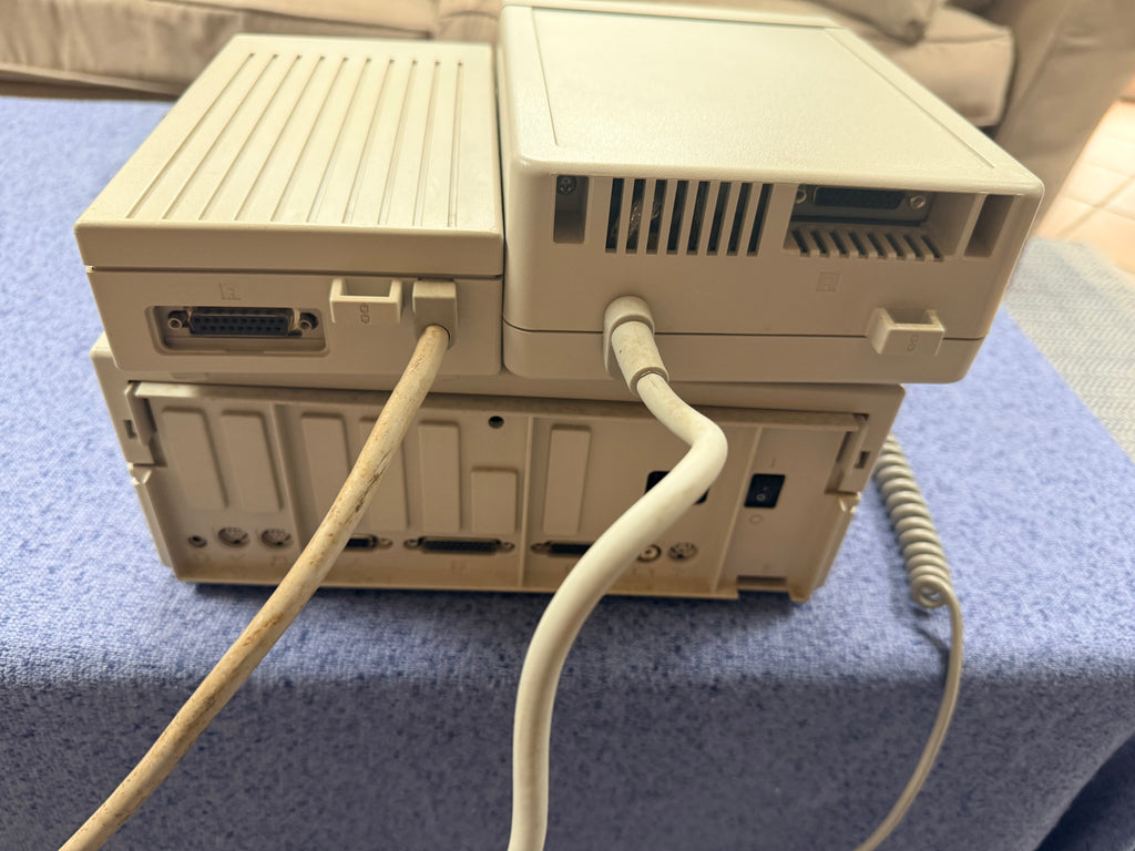 Apple IIGS ROM 1 – 1MB RAM – SD Drive w/ Games – Exceptional Condition