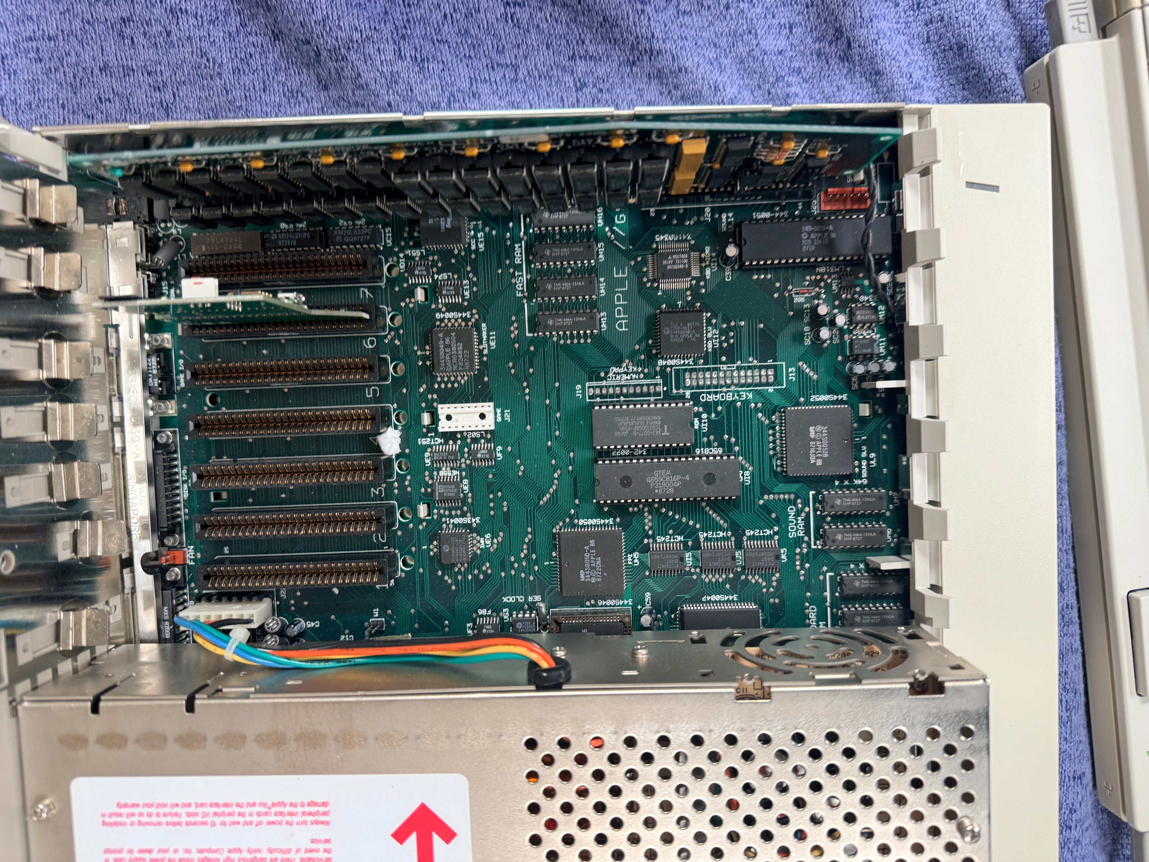 Apple IIGS ROM 1 – 1MB RAM – SD Drive w/ Games – Exceptional Condition