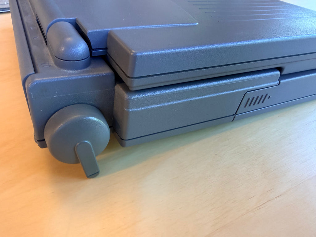 Apple Macintosh PowerBook 165c Color Laptop – Fully Restored | 10MB RAM | DisplayPort Video Output | Mac OS 7.6.1