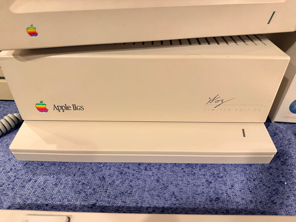 Apple IIGS ROM 1 “Woz Edition” — Fully Loaded, Pristine System