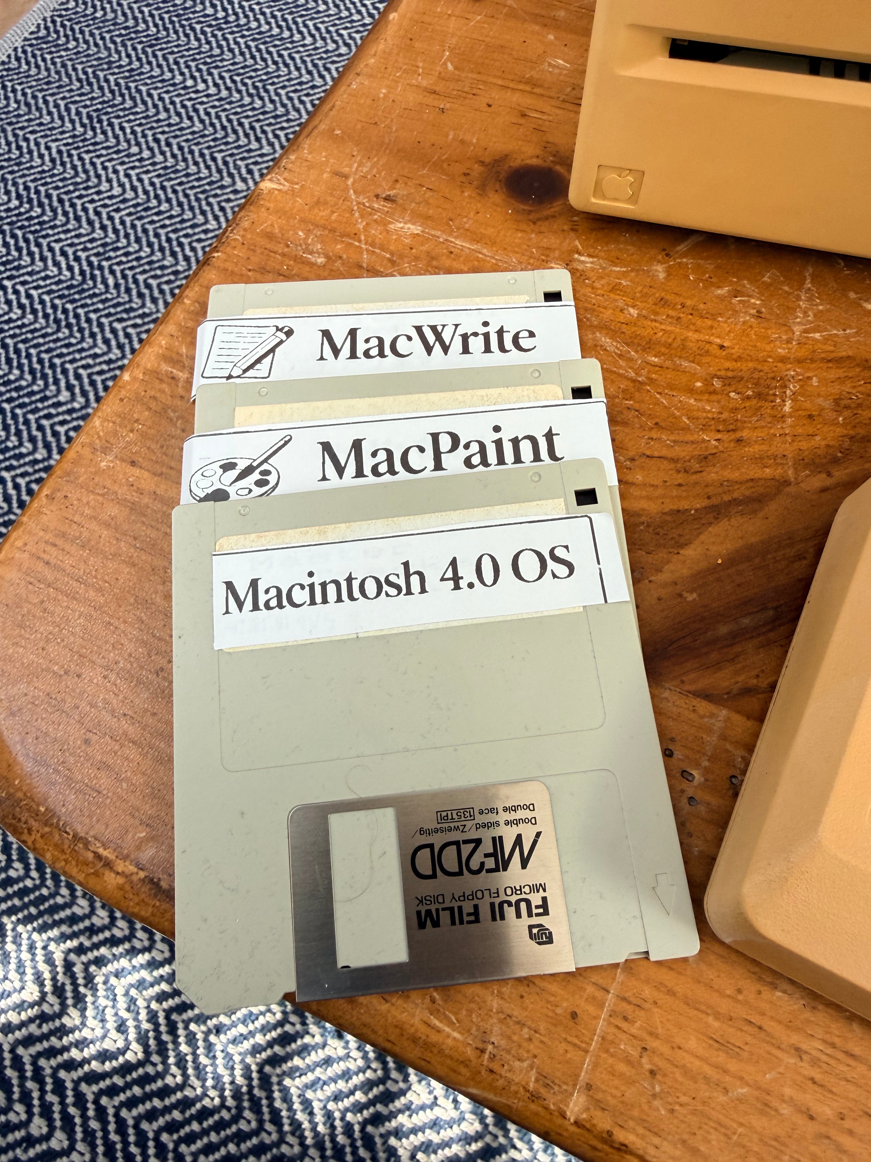 🍎 Macintosh 512K (Model M0001) — Fully Working, Complete System  Classic early Macintosh — fully tested and operational