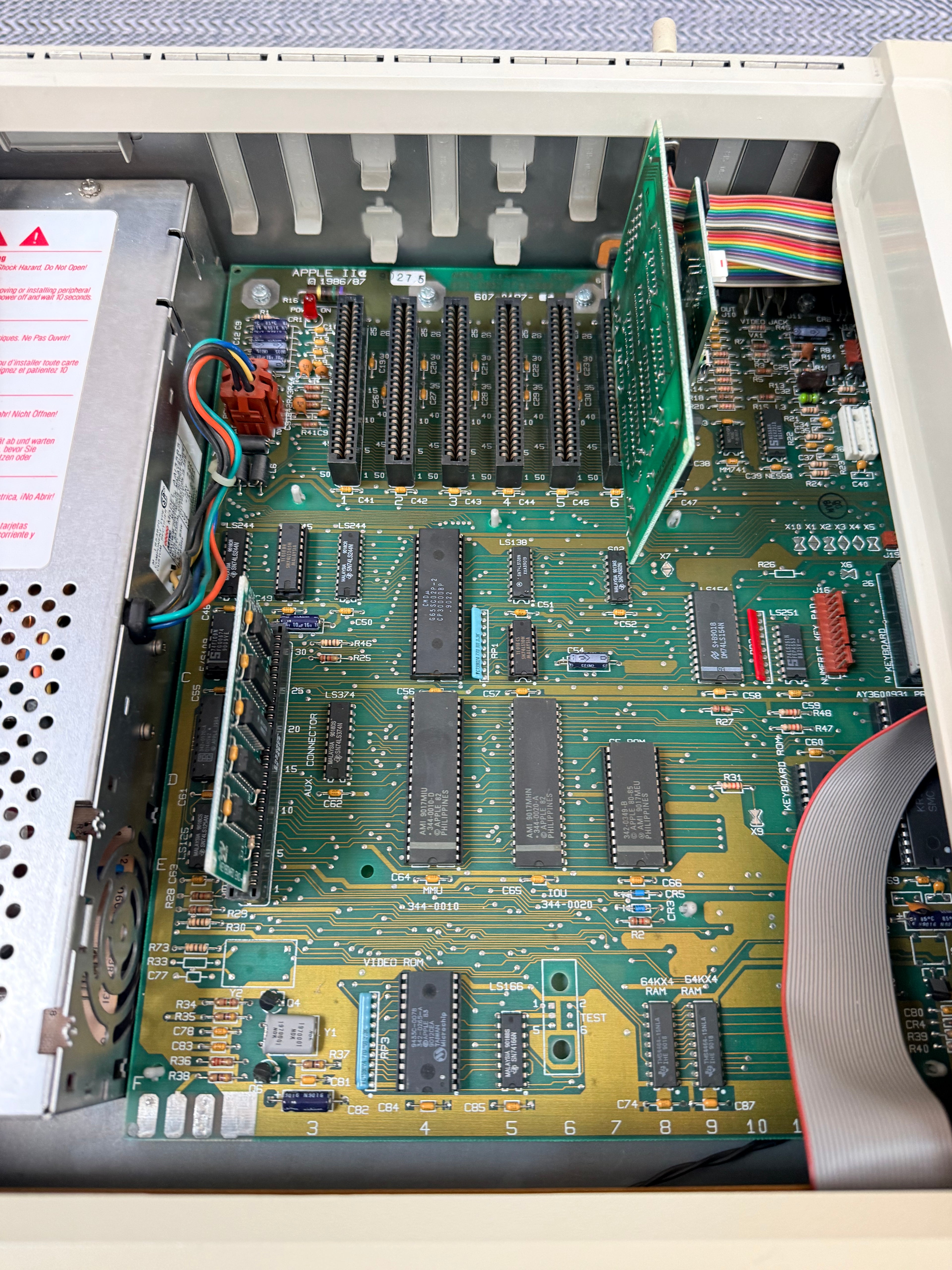 Apple IIe Platinum Edition – Excellent Condition – Fully Equipped