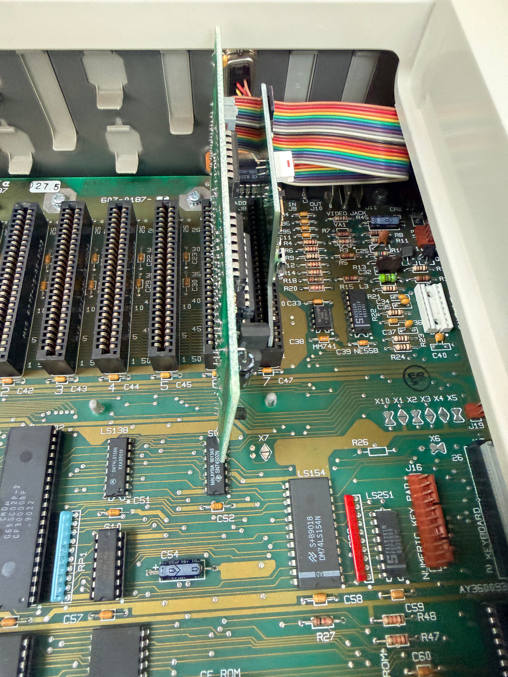 Apple IIe Platinum Edition – Excellent Condition – Fully Equipped