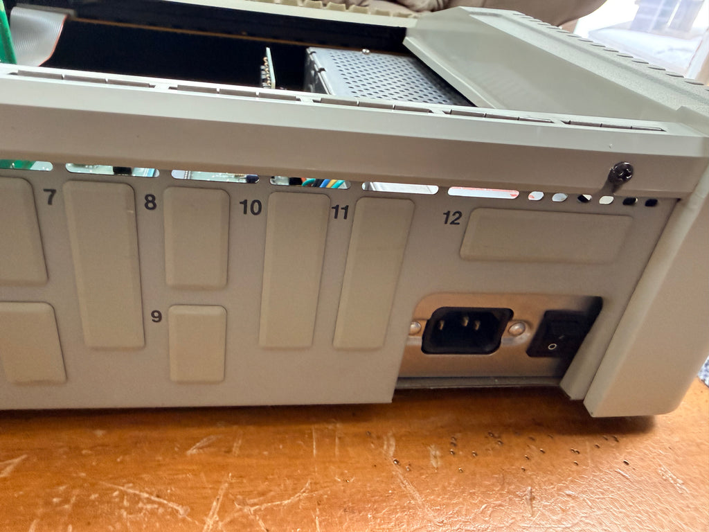 Apple IIe Platinum Edition – Excellent Condition – Fully Equipped