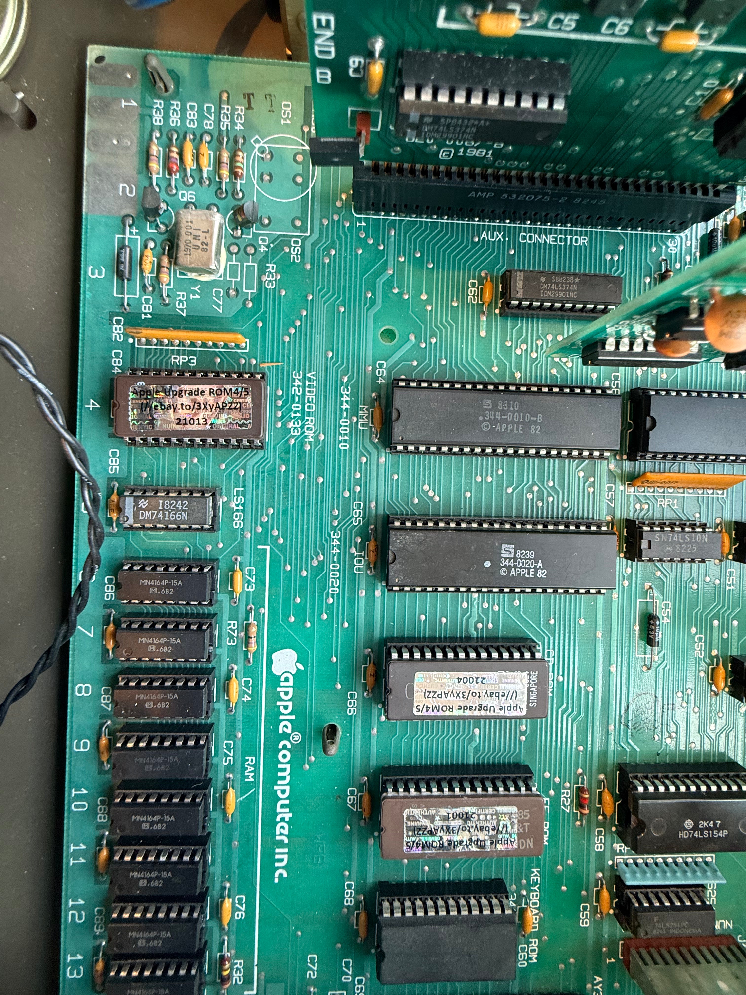 🍎 Apple IIe Enhanced Computer System – 128K – DuoDisk – Super Serial – Joystick - Numeric Keypad & Manuals