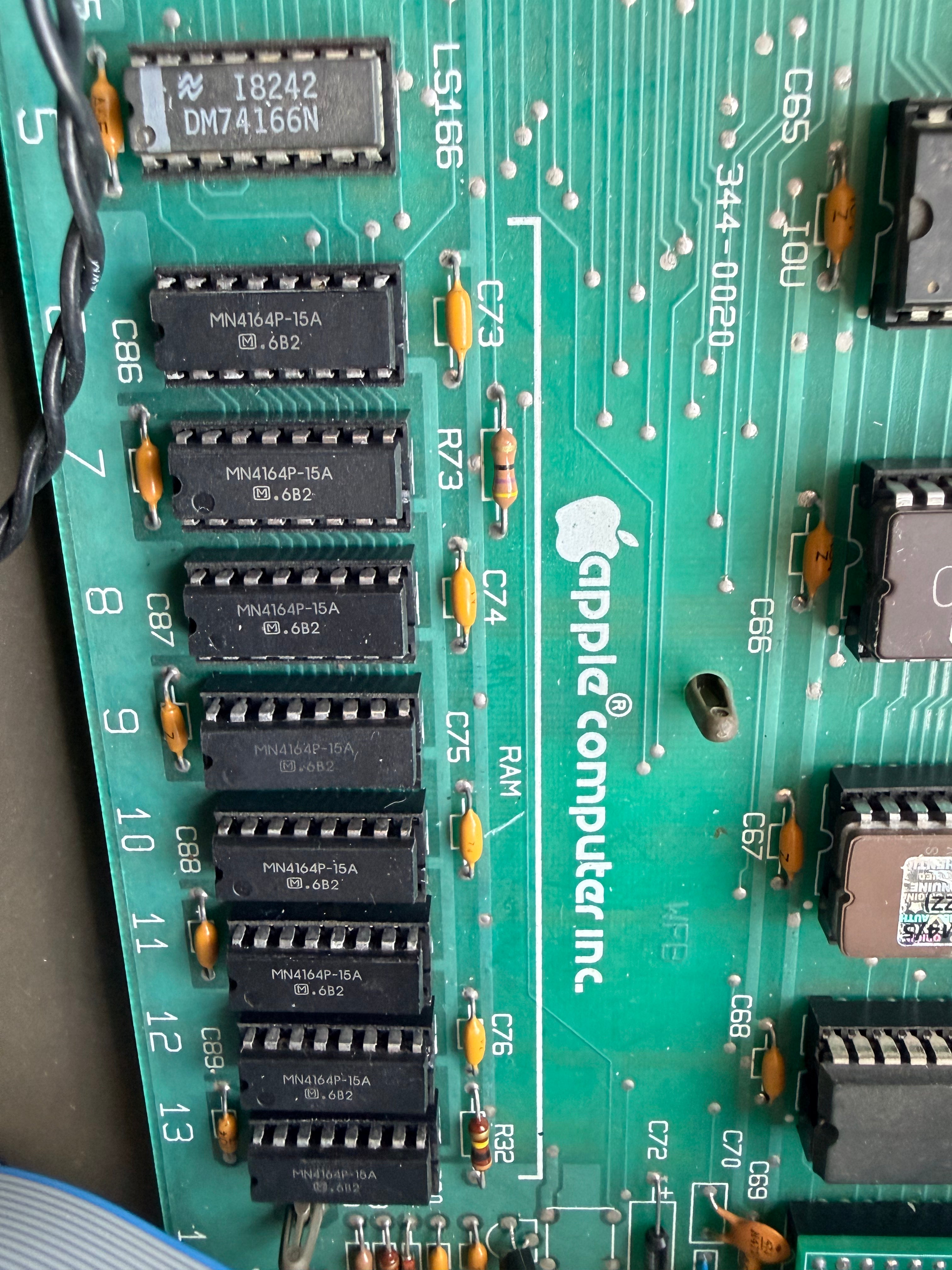 🍎 Apple IIe Enhanced Computer System – 128K – DuoDisk – Super Serial – Joystick - Numeric Keypad & Manuals