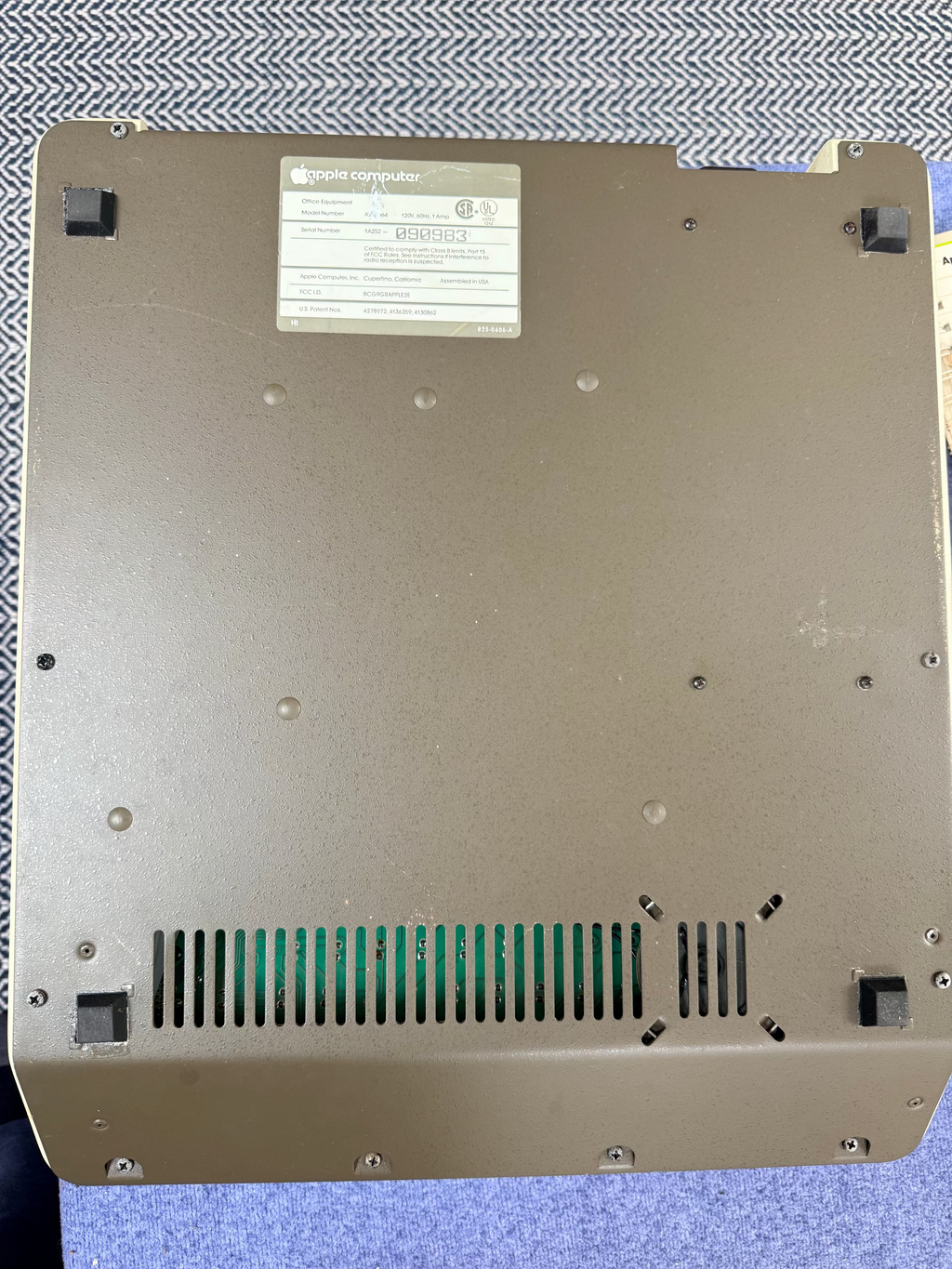 🍎 Apple IIe Enhanced Computer System – 128K – DuoDisk – Super Serial – Joystick - Numeric Keypad & Manuals