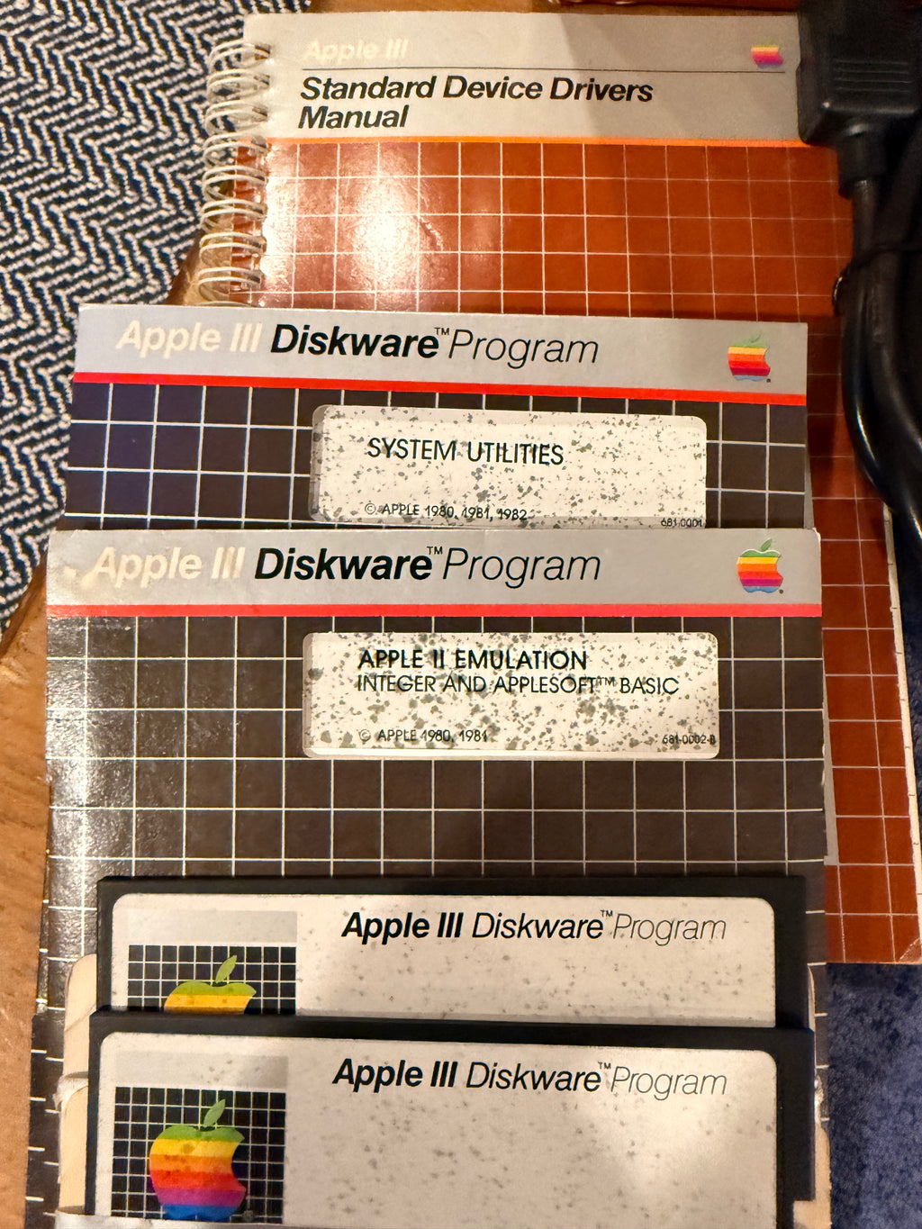 🔥 Apple /// Computer System – 9/10 Condition – Matching Monitor /// + NOS MicroSci Drive 🔥