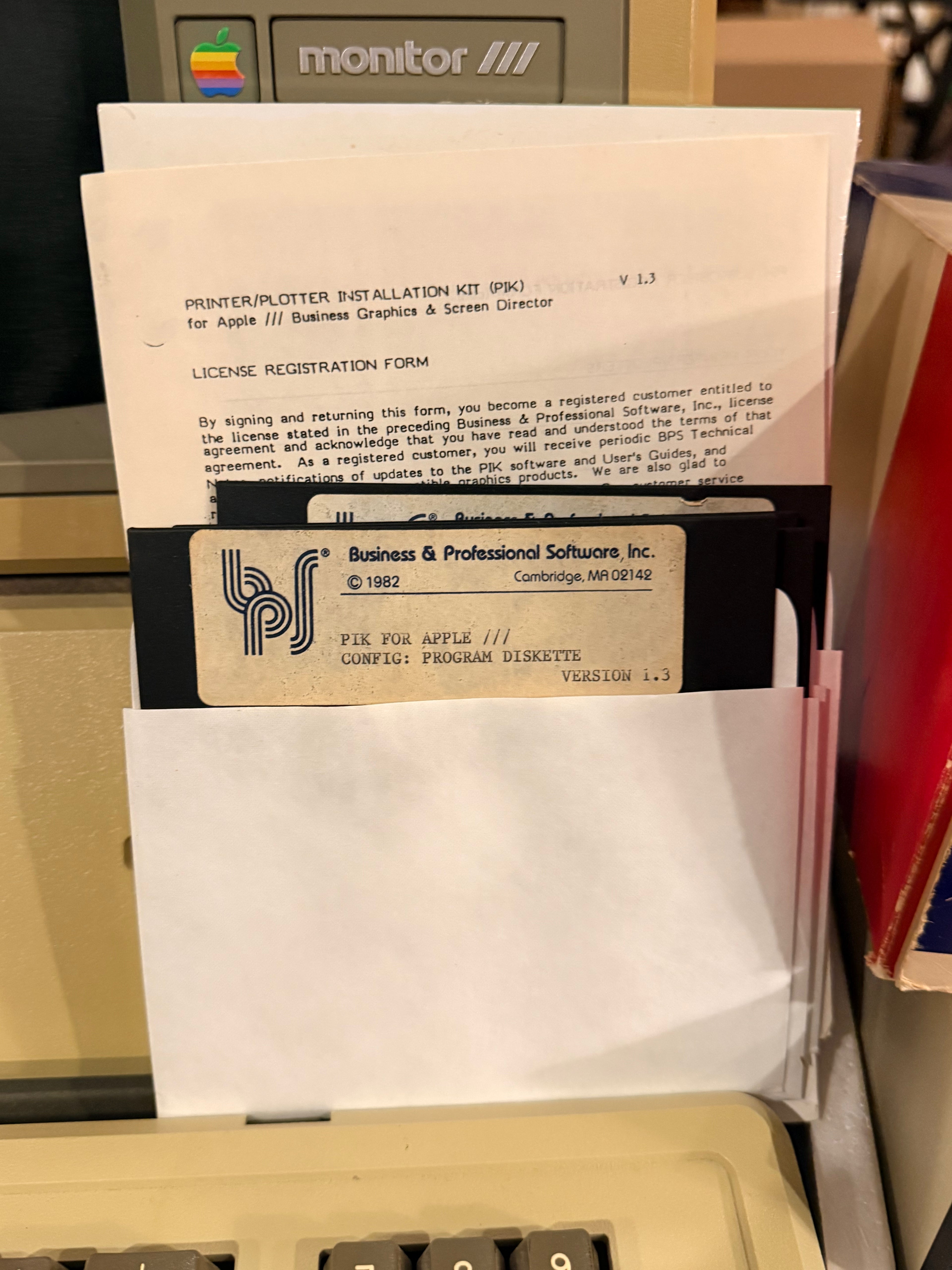 🔥 Apple /// Computer System – 9/10 Condition – Matching Monitor /// + NOS MicroSci Drive 🔥