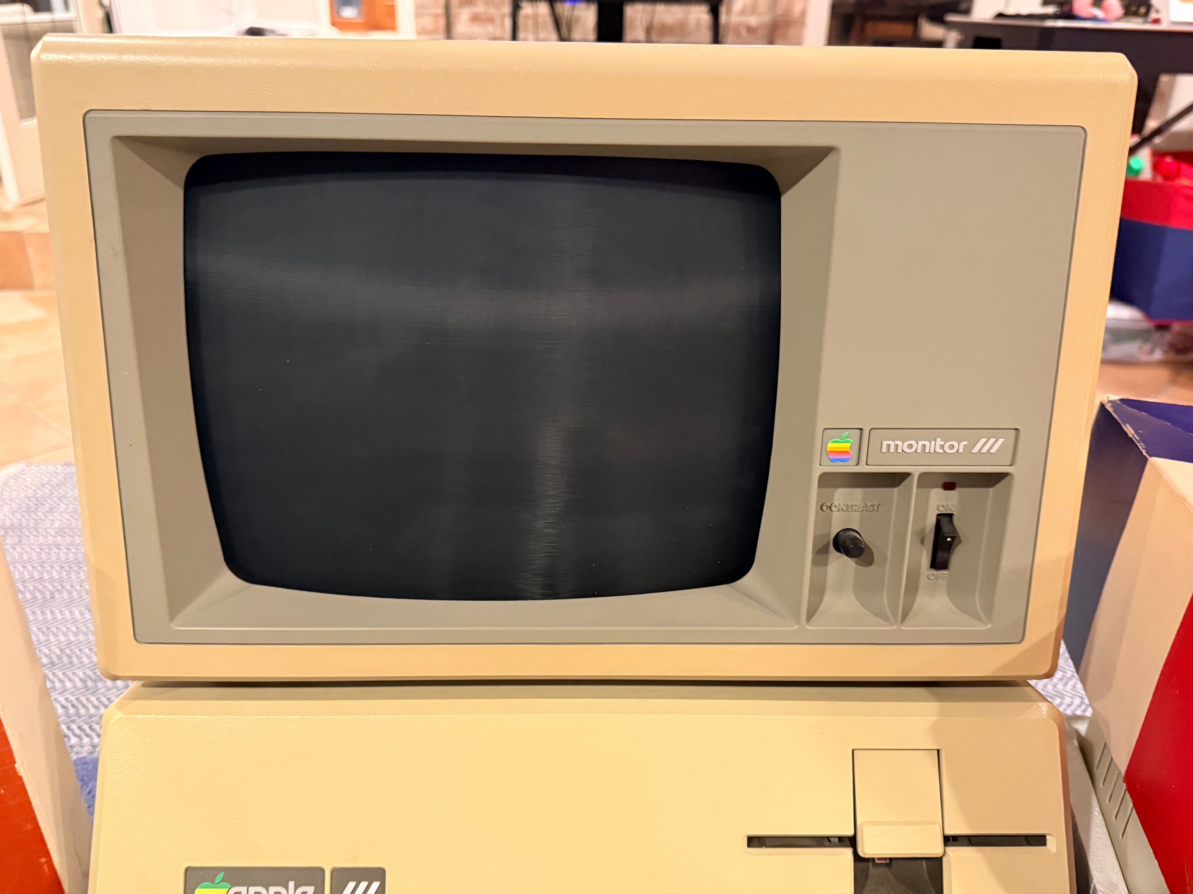 🔥 Apple /// Computer System – 9/10 Condition – Matching Monitor /// + NOS MicroSci Drive 🔥