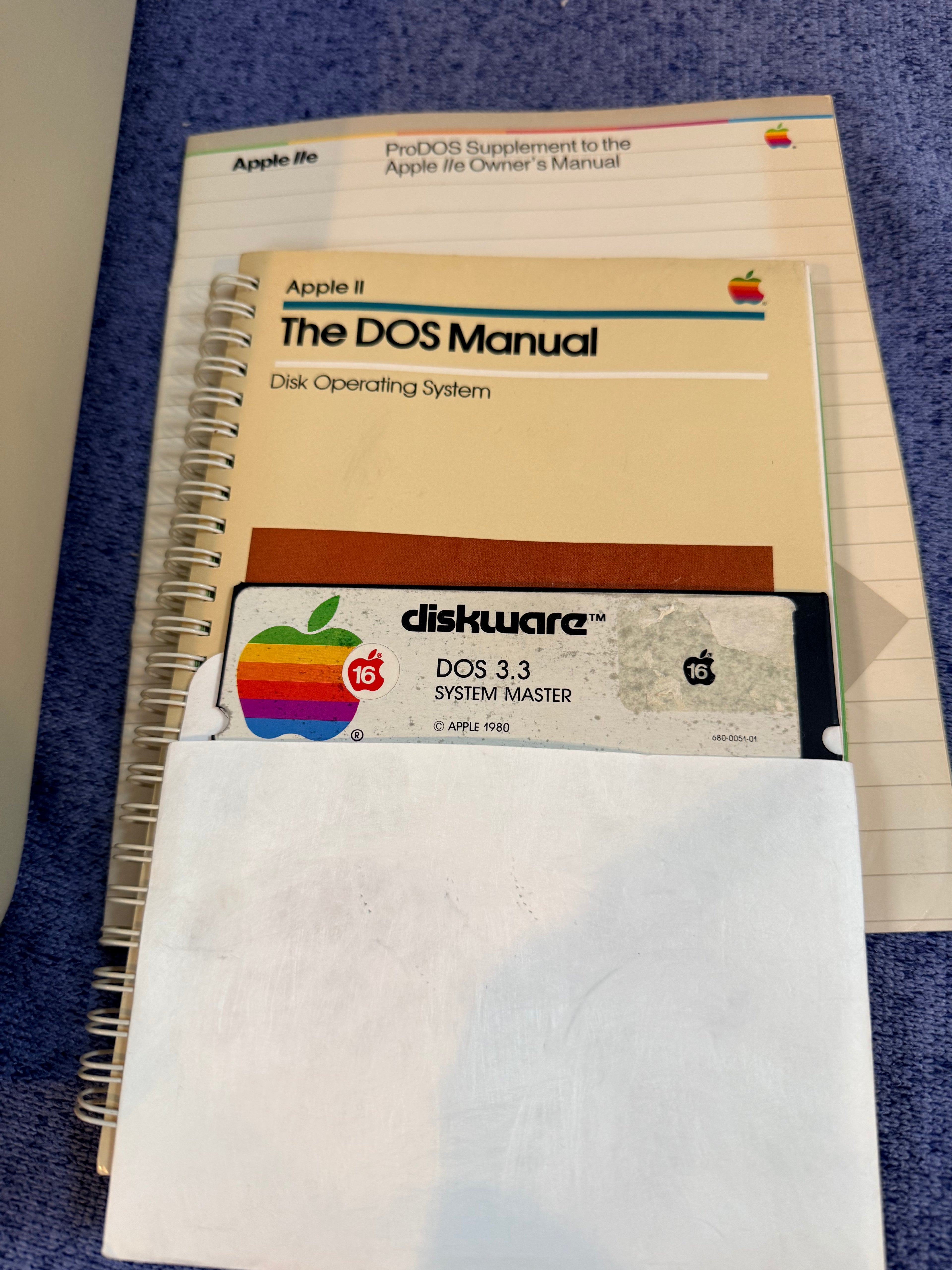 🍎 Apple IIe Enhanced Computer System – 320k – Two Disk – Super Serial  – A2M2010 Monitor