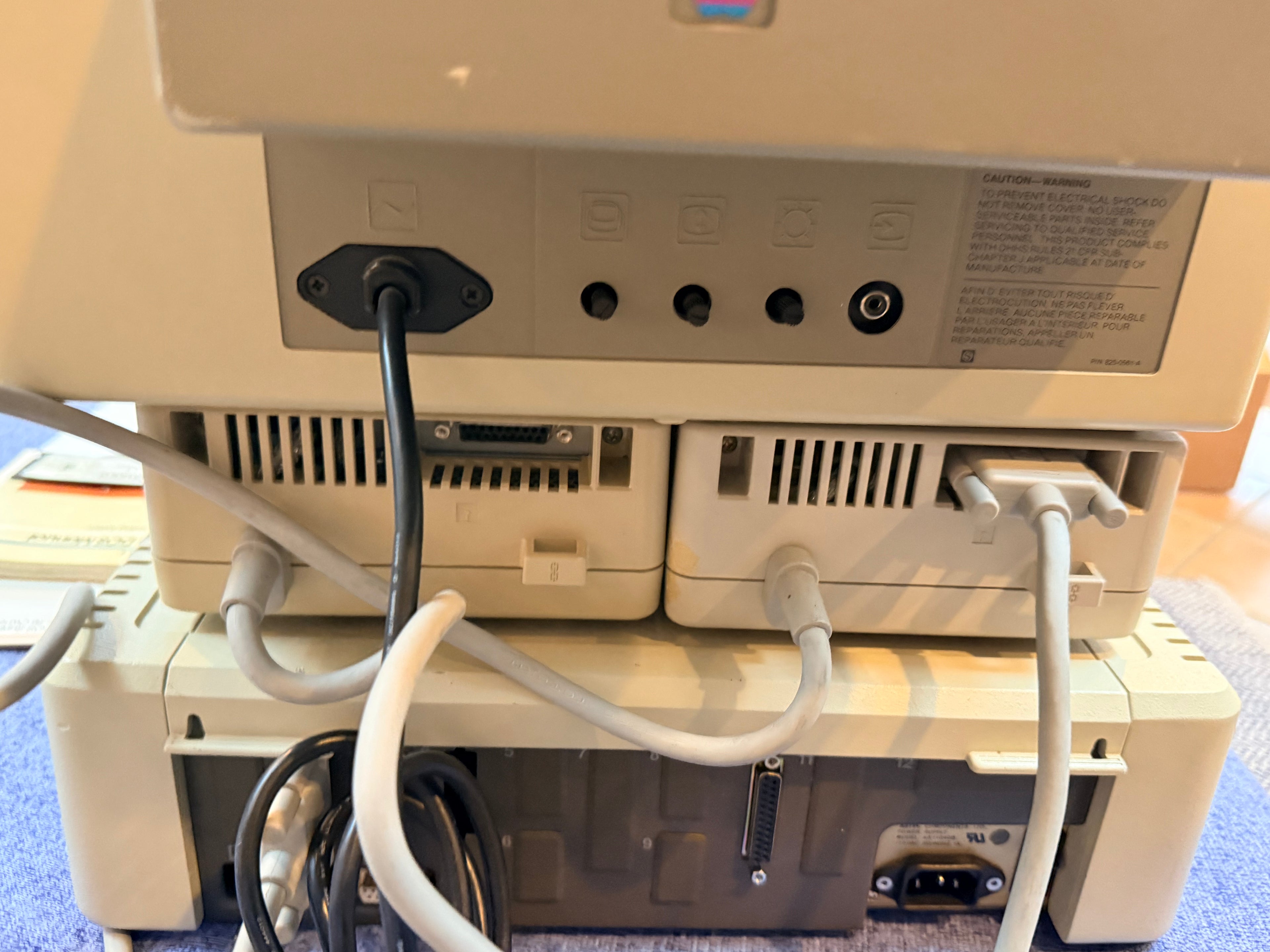 🍎 Apple IIe Enhanced Computer System – 320k – Two Disk – Super Serial  – A2M2010 Monitor