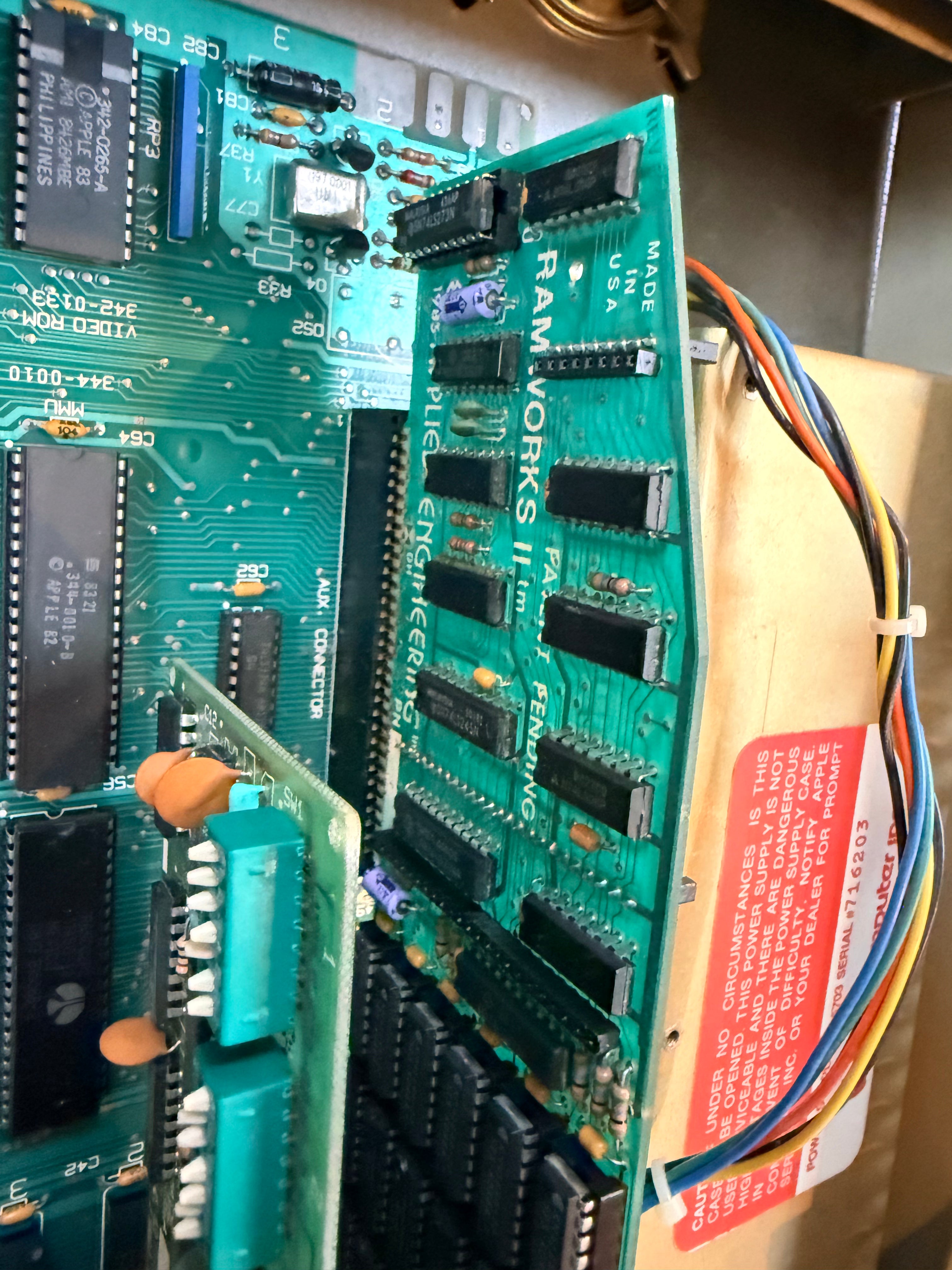 🍎 Apple IIe Enhanced Computer System – 320k – Two Disk – Super Serial  – A2M2010 Monitor