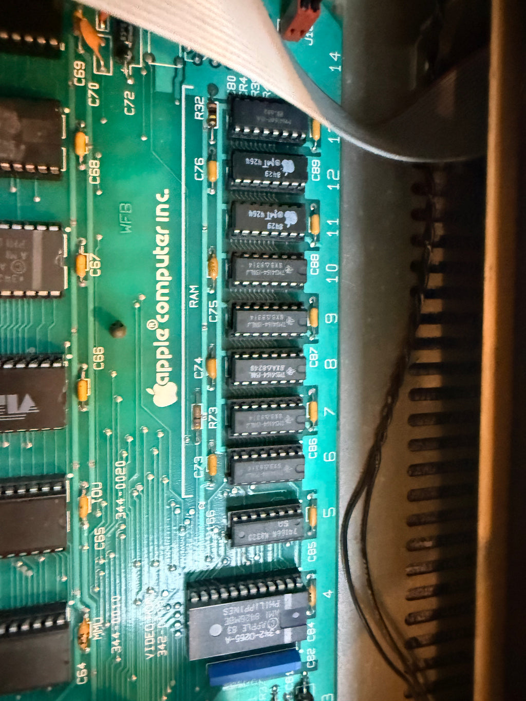 🍎 Apple IIe Enhanced Computer System – 320k – Two Disk – Super Serial  – A2M2010 Monitor