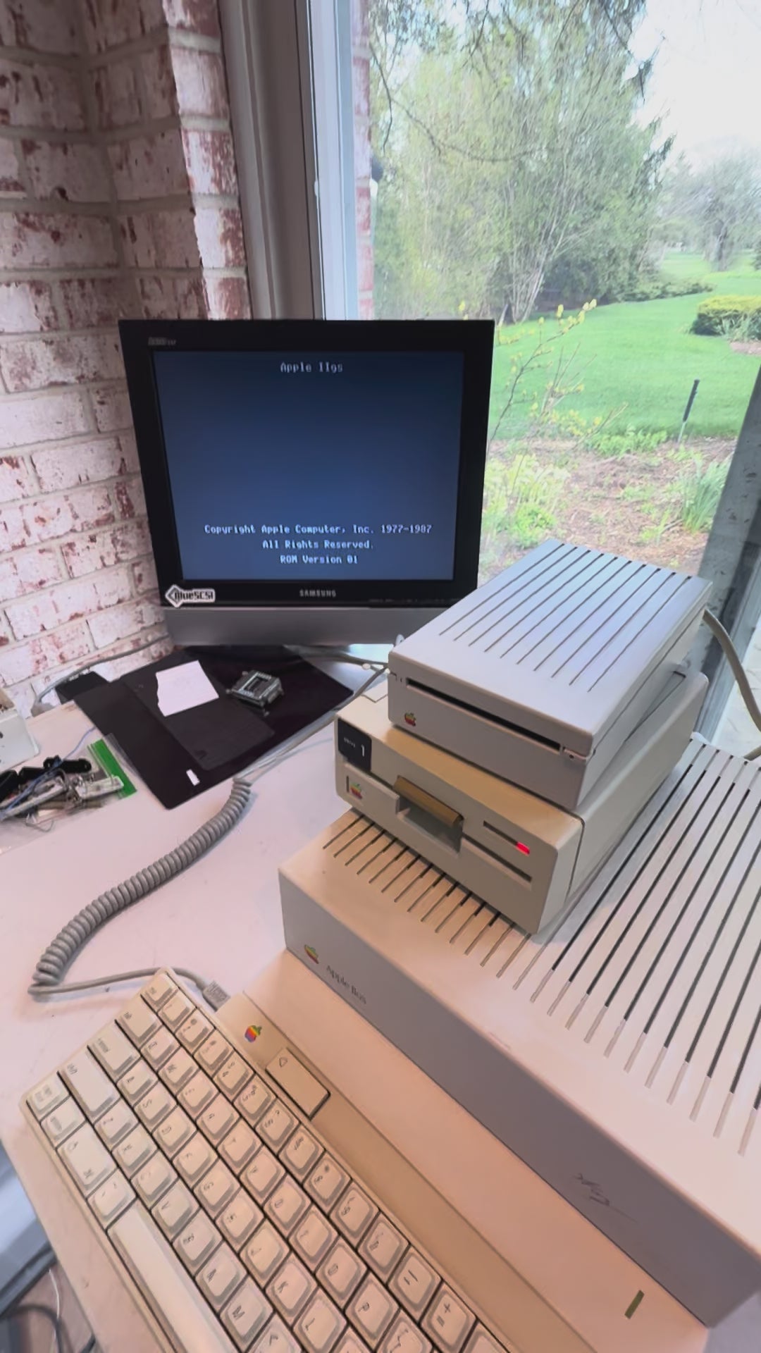 Apple IIGS Woz Edition – ROM 1 – 1MB RAM – Fully Cleaned – Drives – SD w/ Games