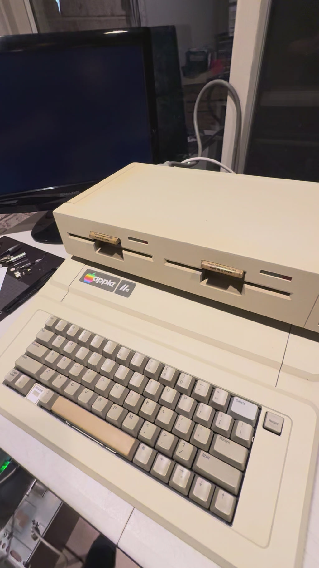 Apple IIe Enhanced 128K Computer System – Professionally Serviced & Beautiful Condition